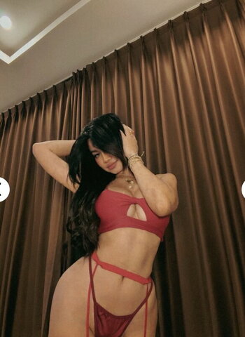 Hani Siregar nude photo 11
