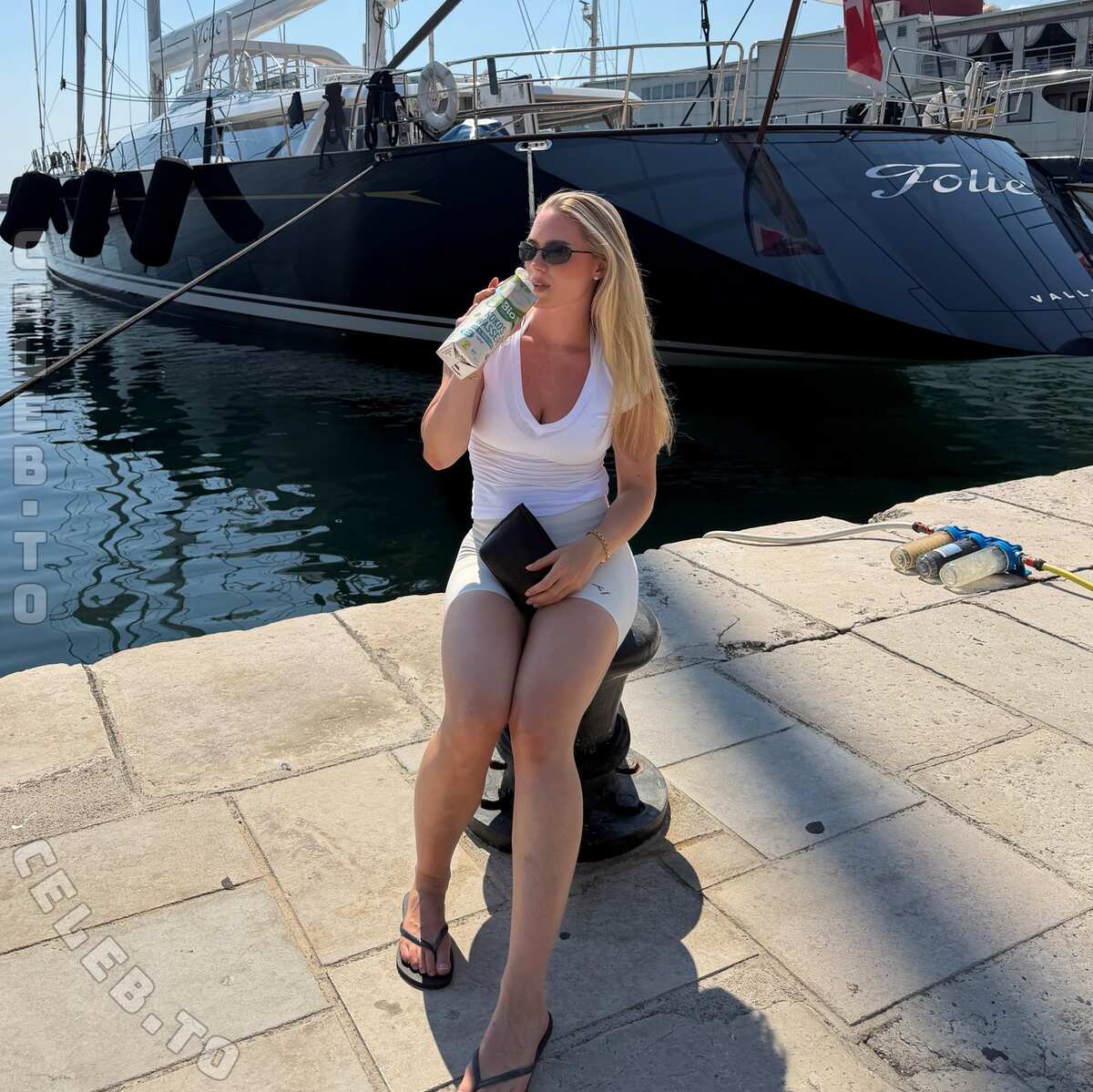 Hanna Baumann nude photo 4