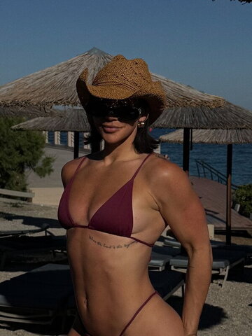 Hanna Öberg nude photo 17