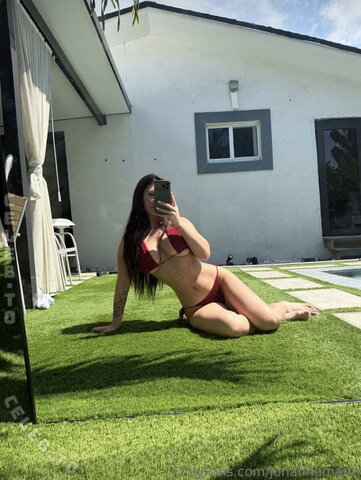 Hanna Kalasky nude photo 3