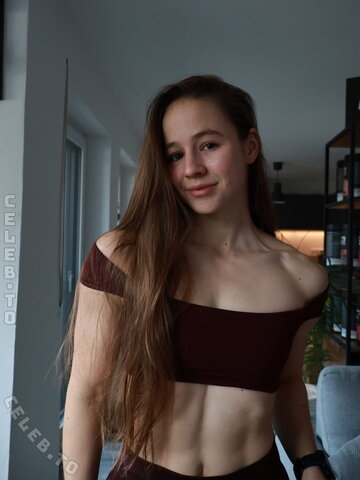 Hanna Sophie nude photo 6