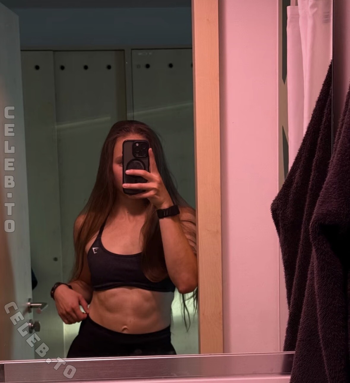 Hanna Sophie nude photo 1