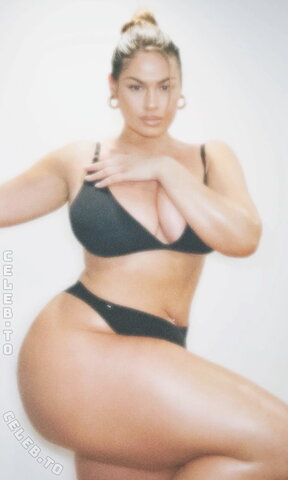 Hanna Wilperath nude photo 12