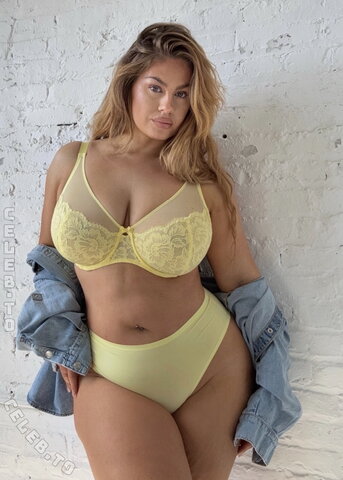 Hanna Wilperath nude photo 26