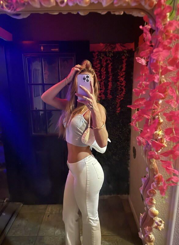 Hannaahhn nude photo 8