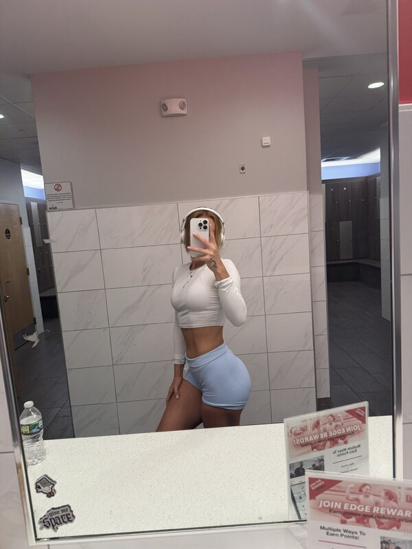 Hannaahhn nude photo 12