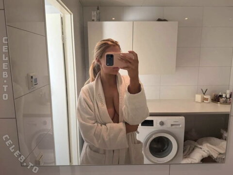 Hannah Bystrom nude photo 34