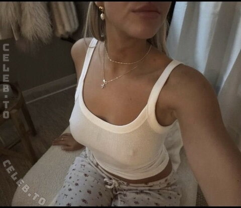 Hannah Bystrom nude photo 30