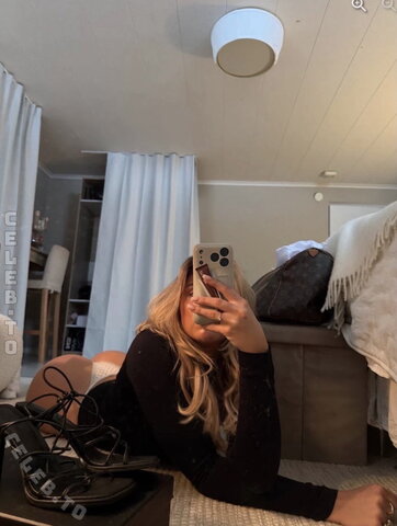 Hannah Bystrom nude photo 18