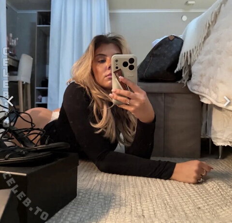 Hannah Bystrom nude photo 1