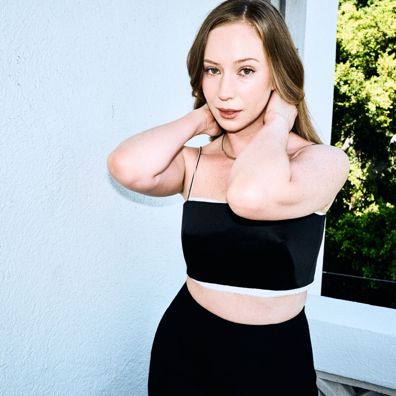 Hannah Einbinder nude photo 1