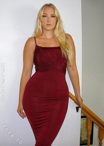 Hannah Garske nude photo 11