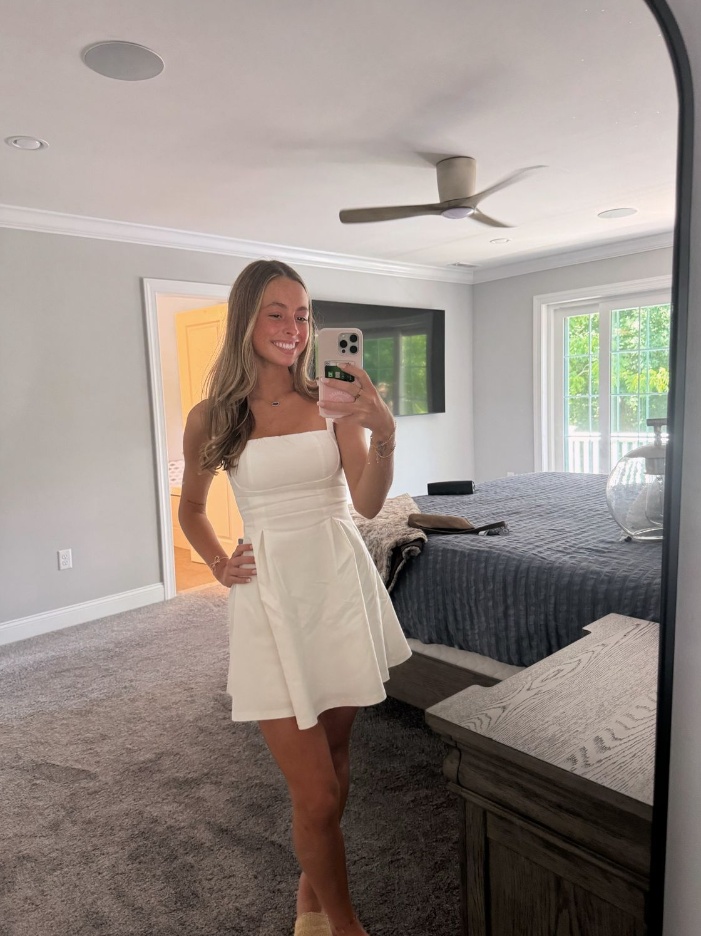 Hannah Glanden nude photo 5