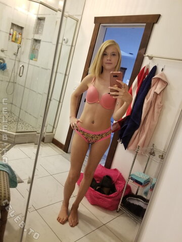 Hannah Hays nude photo 9