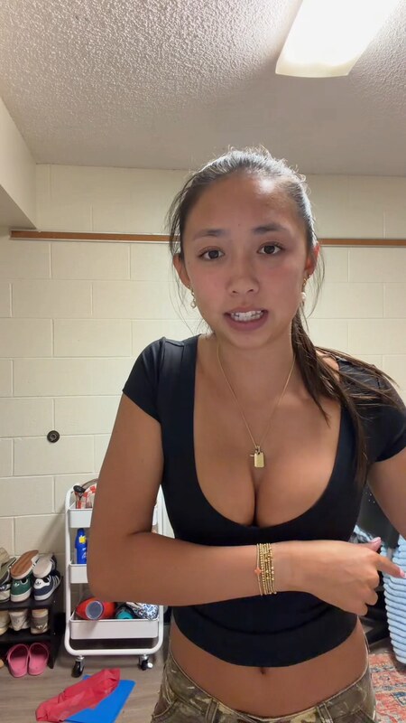 Hannah Lee nude photo 4