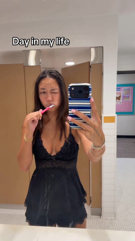 Hannah Lee nude photo 1