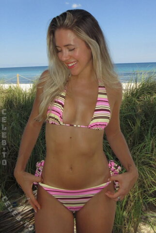 Hannah Lutz nude photo 24
