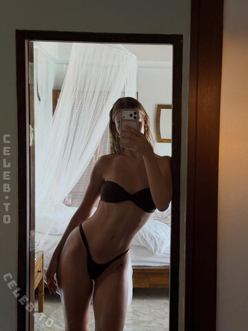 Hannah Maria nude photo 25