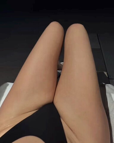 Hannah Norburn nude photo 6