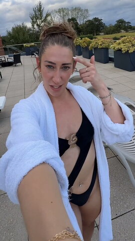 Hannah Norburn nude photo 5