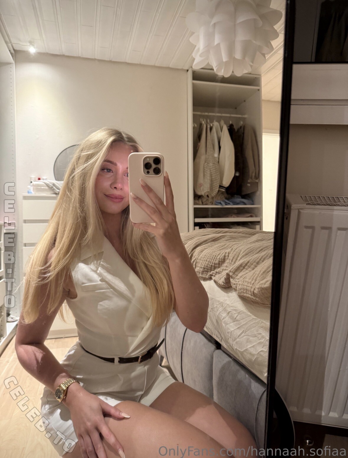 Hannah Sofia nude photo 2