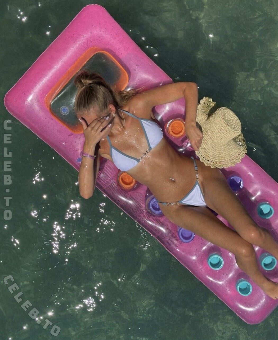 Hannah Türk nude photo 2
