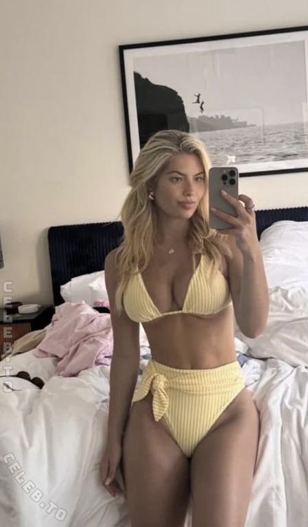 Hannah White nude photo 2