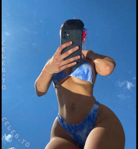 Hannah Zoezi nude photo 5