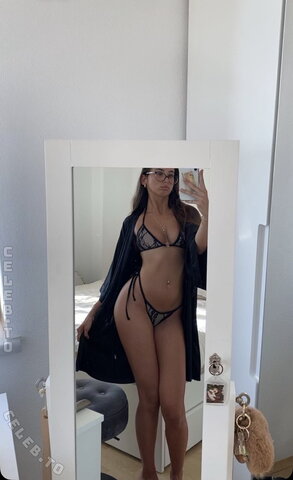Hannah Zoezi – Snap story