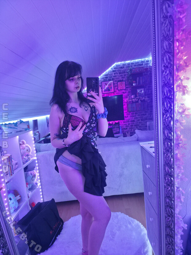 Hannahkeinplan nude photo 13