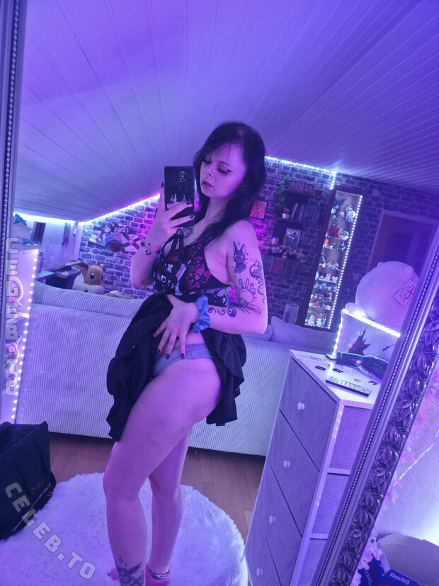 Hannahkeinplan nude photo 14