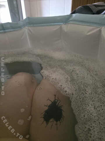 Hannahkeinplan nude photo 10