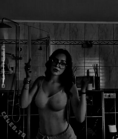 hannahluisienne nude photo 66
