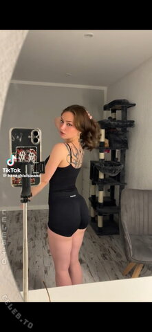 hannahluisienne nude photo 3