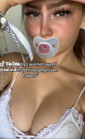 hannahluisienne nude photo 7