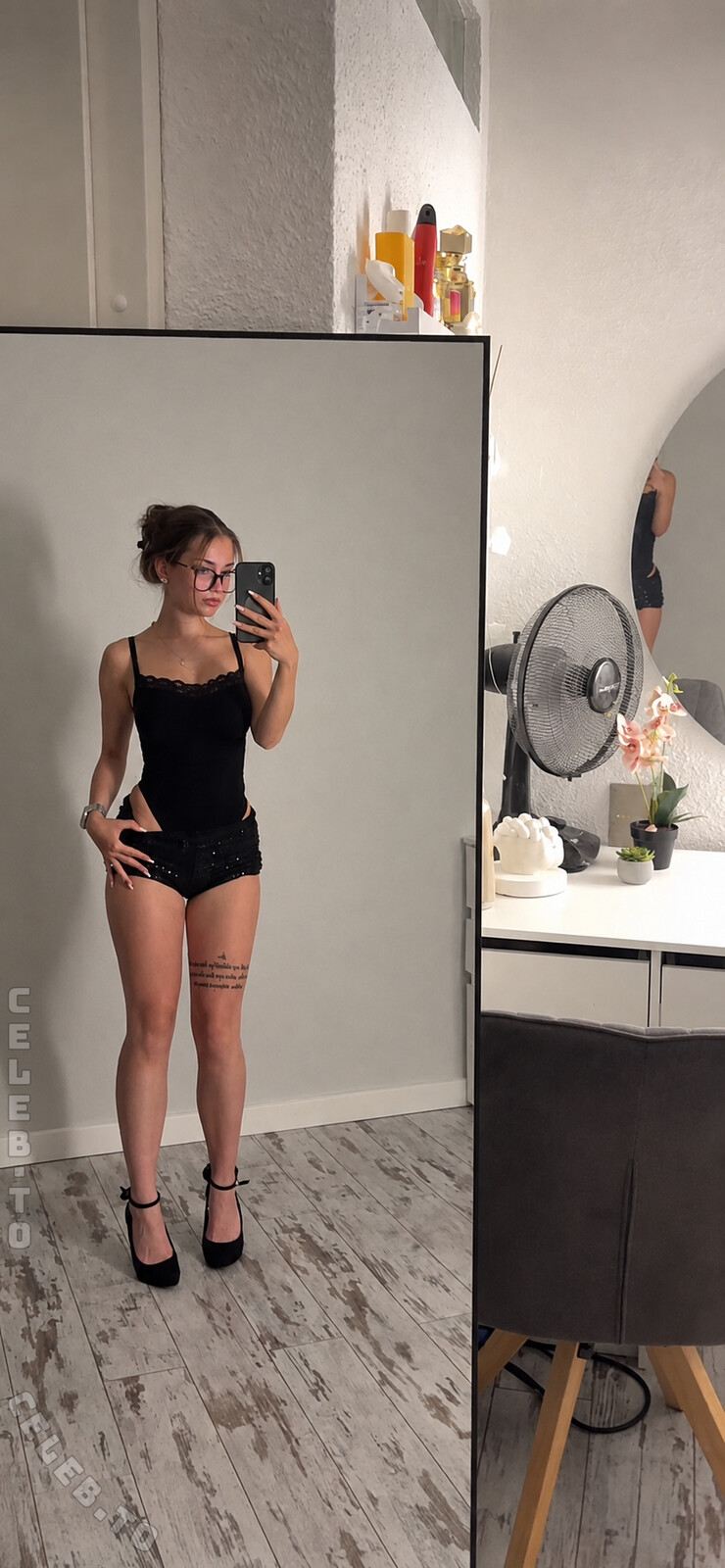 hannahluisienne nude photo 1