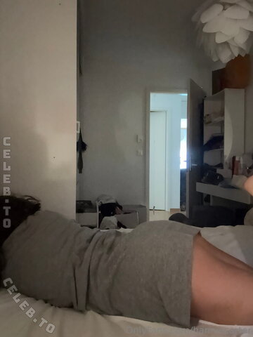 Hannie Carter nude photo 1