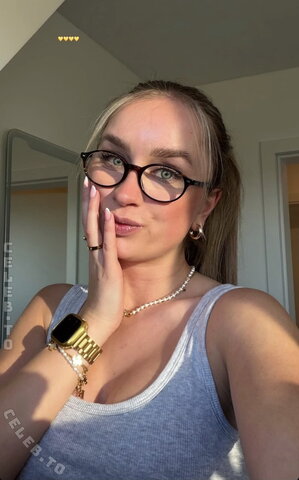 Hannifu nude photo 19