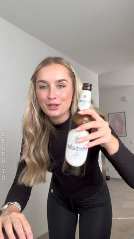 Hannifu nude photo 2