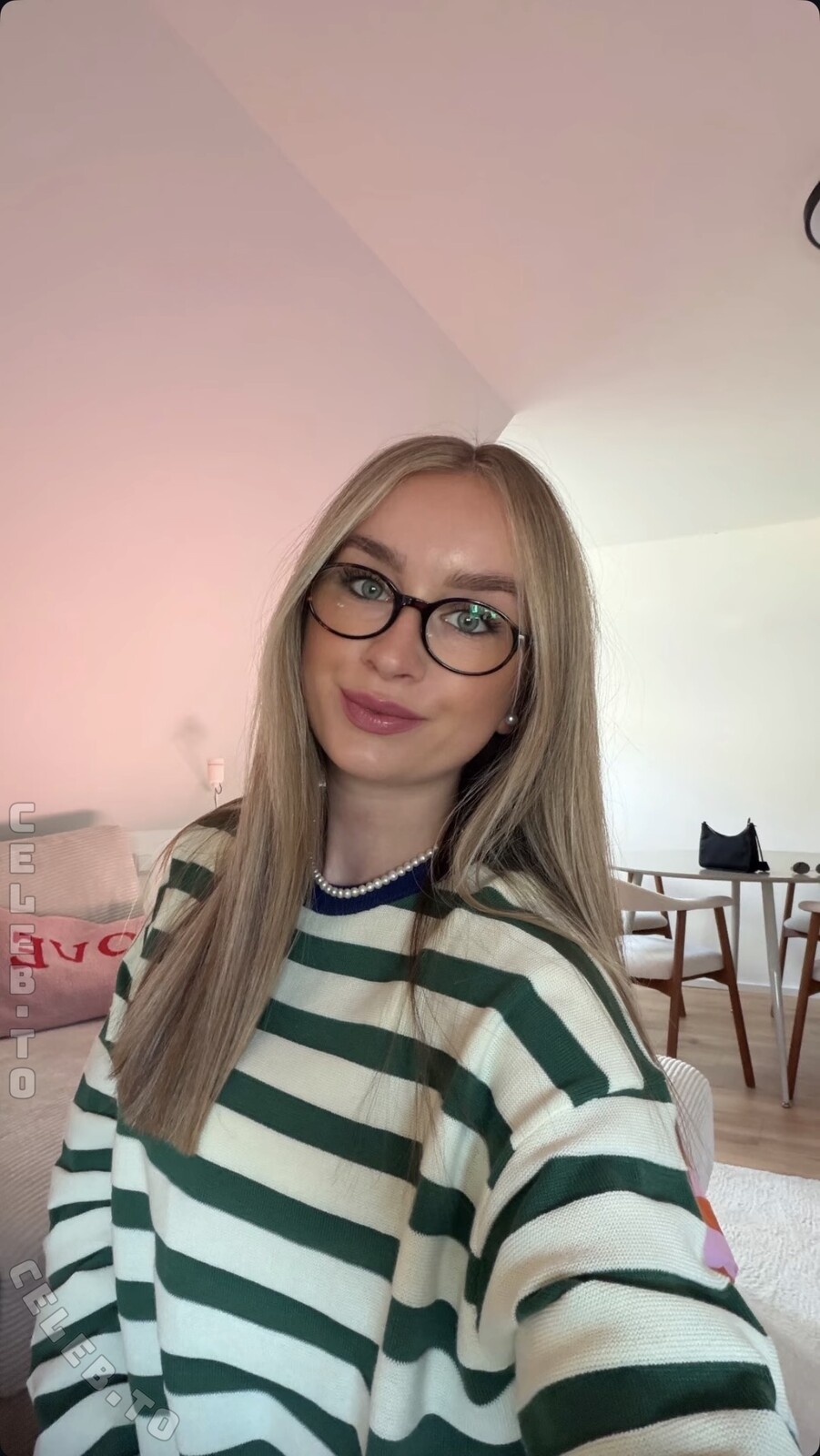 Hannifu nude photo 1