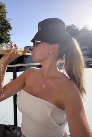 Hannifu Hot (1 photo)