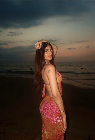Happy Barot nude