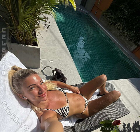 happyluna nude photo 6