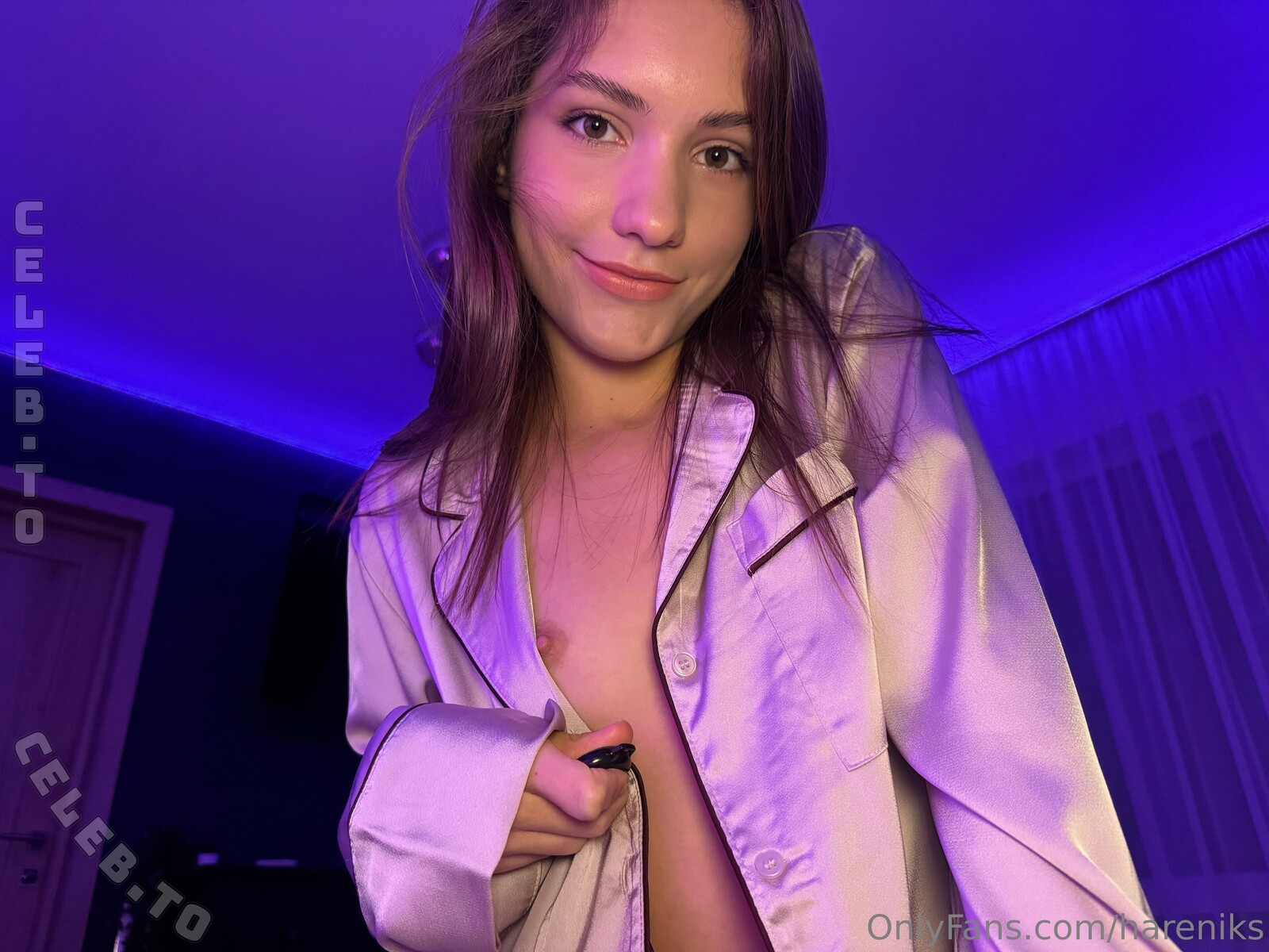 Hareniks nude photo 2