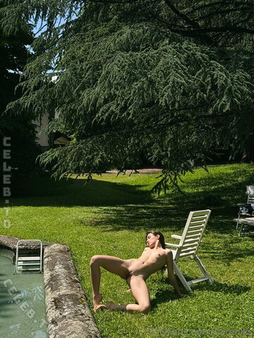 Hareniks nude photo 185