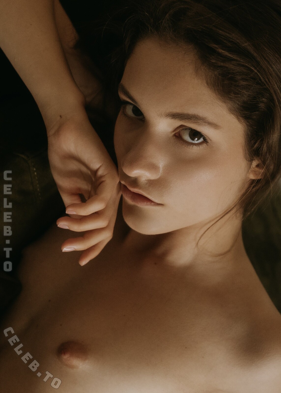 Hareniks nude photo 1