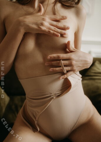 Hareniks nude photo 112