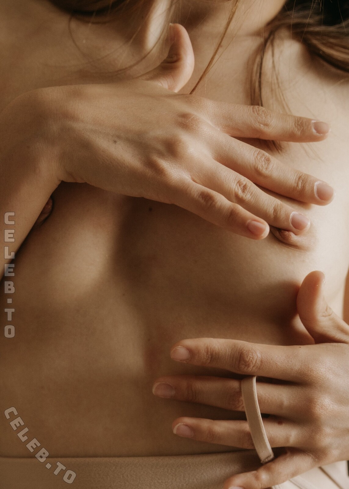 Hareniks nude photo 7