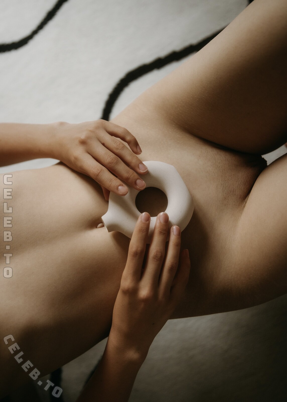 Hareniks nude photo 14