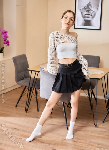Hareniks nude photo 342